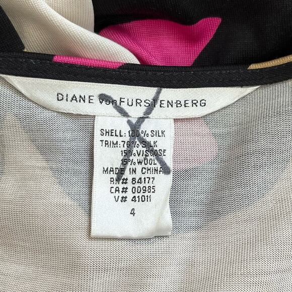 Diane Von Furstenberg The Abrigo Long Sleeve Silk Wrap Dress in Miro Flowers, 4 - Picture 4 of 12